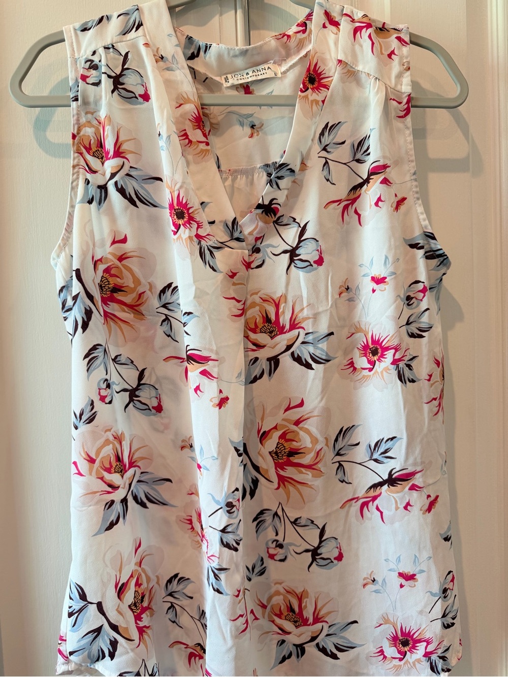 Jon & Anna White Floral V-Neck Sleeveless Top with Pink & Gold Accents